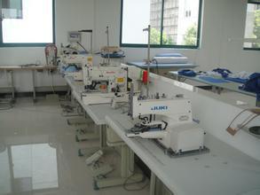 新材料技術研發 深圳市龍崗區時尚靚穎服裝廠的創新之路